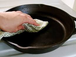 How To Season A Cast Iron Skillet Cast Iron Cleaning Seasoning Cast Iron Cast Iron Skillet