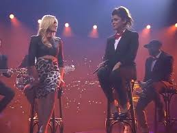 Helene fischer kurze haare danke helene und an unsere kleine, gemütliche fangruppe vor ort 🙂 100 ideas about helene fischer tickets | recital, emotionen and wahlen helene fischer hat die haare schon: Helene Fischer Kollegin Hatte Zunachst Kuriosen Verdacht Dachte Sie Sei Stars