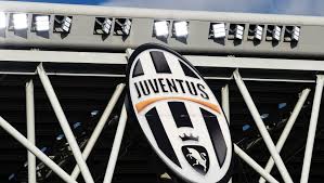 Das logo von juventus turin voher (l.) und nachher. Zum 120 Jubilaum In Diesen Retro Trikots Lauft Juventus Turin Auf German Site