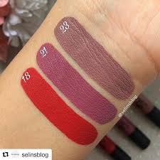 oldukca genis renk cesitine sahip longstay liquid matte lipstick mini serimizin 3 guzel rengine ait swatch paylasimi icin sevgili swatch bronz tenler rujlar