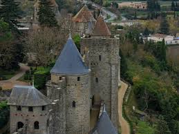 Le château en est conscient et exploite ainsi ses 60 hectares réparties en 70 parcelles grâce à une agriculture raisonnée. Chateau Et Remparts De La Cite De Carcassonne A Carcassonne Chateaux Et Sites De Defense Grand Carcassonne