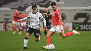 14 torcedores do timão (+2) arriscando placar antes do jogo.valendo umna mesa do baile do havaí em ipuã para quem acertasse.ps: Em Jogo De Arbitragem Polemica Corinthians Arranca Empate Com O Internacional Pelo Brasileirao Lance