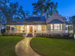 38a Scenic Road Kenmore Qld 4069 Australian Homes Queenslander House Styles