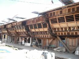 Rumah adat nias atau yang biasa disebut dengan omo hada adalah suatu bentuk rumah panggung tradisional orang nias, yaitu untuk masyarakat pada umumnya. Omo Sebua Dan Omo Hada Rumah Tradisional Nias Yang Tahan Gempa Arsitag