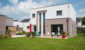 Modèle de grand standing, cette maison de depreux construction est un très bel exemple de maison moderne. Maison En L En U En T Les Differentes Formes De Maison Depreux Construction