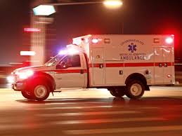 Die crux mit dem notarzt. Eltern Bringen Kind Nicht Ins Krankenhaus Spezialeinheit Bricht Tur Auf Um Jungen Zu Retten