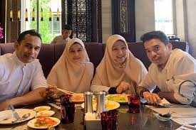 Malah, anak norman dan memey pun rapat dengan anak abby tau. Suami Abby Abadi Teringin Anak Sendiri Norman Hakim Kata Alhamdulillah Bertambah Ahli Keluarga Saya Hiburan Mstar