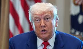 Ông Trump kêu gọi người dân 'kiên nhẫn' trong bối cảnh kinh tế Mỹ suy giảm