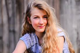 Nikon D3400 + Nikon AF-S Nikkor 70-200mm F2.8G ED VR II sample photos