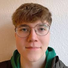 Luis Decker's Instagram, Twitter & Facebook