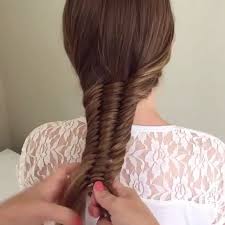 مكياج مكياج ناعم ميك اب تساريح تسريحه تسريحات عرايس زواجات مناسبات مناكير ايلا Fish Tail Braid Tutorial Fish Tail Braid Hair And Beauty Salon