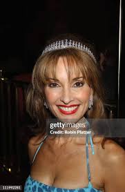 505 Susan Crown Photos & High Res Pictures