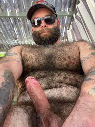 I'm bearded, extremely hairy and I precum a lot. : r/gayporn