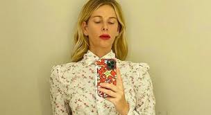 1,589,539 likes · 463 talking about this. Alessia Marcuzzi Dicono Di Me Quella Fa Figli Con Tutti