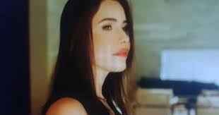 Aliciamento de crianças, estelionato e psicopatia: quem é a suspeita de  envenenar mãe e filho em GO