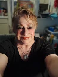 Ever had a rough day well I had one of the people I love the most in the  world allow her boyfriend to tell me I'm halfway dead because I have lupus