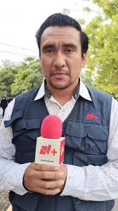 Habrá cambio en la dirección del Museo a la Bandera y Santuario a la  Patria. En estos momentos, Óscar Viveros está entregando el cargo, y el  nuevo director, Héctor Ceballos, está en