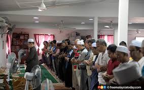 Jika anda memang tidak memiliki kegiatan pada saat kumandang adzan. Selangor Tangguh Solat Di Masjid Surau Hingga 31 Mei Free Malaysia Today Fmt