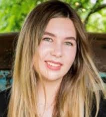 Amy Cronkhite's Instagram, Twitter & Facebook