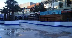 La Pista De Hielo Ya Esta Cogiendo Forma Todavia No Podemos Deciros La Fecha Exacta Pero Estad Atentos Porque Ya No Queda Nad Venecia Pista De Hielo Zaragoza