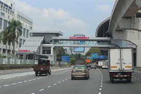 This station is located near the lembah subang depot. Glenmarie Lrt Station Wikipedia