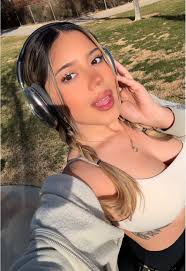 Valerie (@valeriee.77)