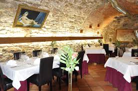 Der Gewolbekeller Im Tafelhaus Backnang Mittagstisch Tisch Kuche
