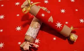 Een nieuwe trend duikt dit jaar op tijdens de feestdagen: Make It Snappy 32 Christmas Crackers You Can Make Yourself Cool Crafts