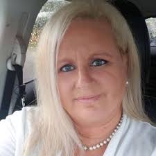 Ashley Neathery's Instagram, Twitter & Facebook