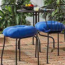This cushion adds an extra layer of comfort and a splash of color to your bistro chair or barstool. Greendale Home Fashions 2 Pk Round Outdoor Bistro Cushions 18