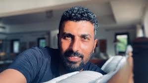 قالت مي عمر زوجة المخرج المصري محمد سامي إن زوجها مش بتاع مشاكل. Ø­Ù‚ÙŠÙ‚Ø© ÙˆÙØ§Ø© Ø§Ù„Ù…Ø®Ø±Ø¬ Ù…Ø­Ù…Ø¯ Ø³Ø§Ù…ÙŠ ÙˆÙ…Ù† ÙˆØ±Ø§Ø¡ Ø§Ù†ØªØ´Ø§Ø± Ù‡Ø°Ø§ Ø§Ù„Ø®Ø¨Ø± Ù„Ø§ÙŠÙ Ù†ÙŠÙˆØ²