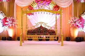 Incorporate agate place cards, a geode cake design, and other stone accents to achieve this look. Wedding Decoration