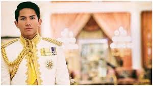 Sultan brunei ym sultan hassanal bolkiah didampingi sang anak, pangeran abdul mateen memberikan ucapan selamat pada presiden jokowi dan ibu negara iriana atas pelantikan sebagai presiden terpilih bersama wapres ma'ruf amin, minggu (20/10/2019). Hadir Di Pelantikan Presiden Putra Sultan Hassanal Bolkiah Pangeran Abdul Mateen Curi Perhatian Tribun Palu