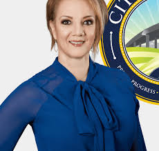 Hilda Pedraza's Instagram, Twitter & Facebook