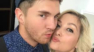 Mithilfe von emotionalen zeilen im netz verlieh der musiker. Hatte Ich Noch Nie Das Liebt Joey Heindle So An Ramona Promiflash De