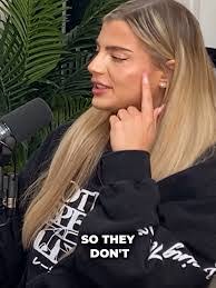 Olivia Burns's Instagram, Twitter & Facebook