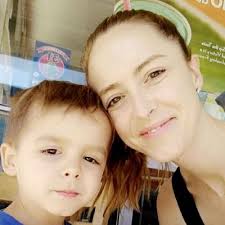 sandra robles (@sanjy)