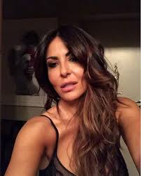 In un tubino nero attillatissimo arriva sabrina ferilli al gf. Sabrina Ferilli On Instagram Un Selfie Di Sabri Da Facebook Quanto E Bella Selfie Instagram Bella