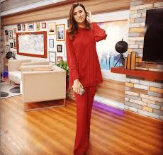Madiha naqvi has 3 books on goodreads. Madeha Naqvi Biography Age Husband Family Wiki Pics Showbiz Hut