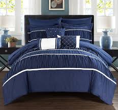 This set includes a comforter and two shams (the twin size includes one sham) and you have your the set includes a bedspread and two shams, and it's available in full/queen or king/california king sizes. Blue King Size Comforter Sets Foto Kolekcija