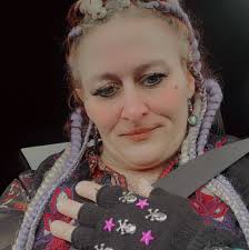 What laundromats in Cedar Rapids have large capacity washers?