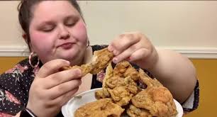 Iconic chicken hill molment #amberlynnreid #amberlynnreidtok  #amberlynnreidcore #amberlynnreidlore #mookbong #friedchicken  #weightlossjouney #gorl #gorlworld #gorlworldcommunity #wrongorder #dainty  ...