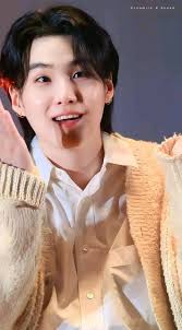 If my happiness really matter to you l'm hoping to get a rose🌹🌹🌹from  you. And your country flag 🫰🍀❤️