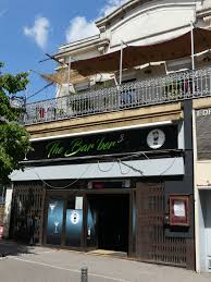 Maybe you would like to learn more about one of these? Ils Coupent Les Cheveux Sans Aucun Diplome 3 Salons Discount Epingles A Epinal Epinal Infos