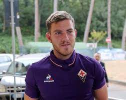 Jordan veretout a signé à la fiorentina en toute dernière minute alors que l'asse avait quasiment bouclé son transfert d'aston villa. Buzz 2 Sport Le Salaire De Jordan Veretout A La Facebook