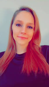 Jennifer Macklin's Instagram, Twitter & Facebook