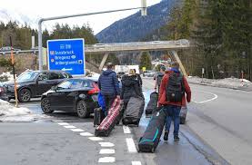 Damit steht nun die gesamte arlbergregion unter quarantäne. Coronavirus In Tirol Staatsanwaltschaft Ermittelt Wegen Virus Ausbreitung In Ischgl Panorama Stuttgarter Nachrichten