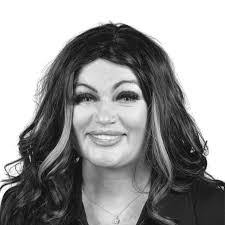 Suzanne Vaughn's Instagram, Twitter & Facebook