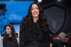 Vocal solo singer, rebecca vocal mann, moshe vocal/arranger mendelson, michael vocal singer, steve first line: Rebecca Mir Vertraut In Mode Fragen Ihrem Mann Massimo