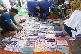 There are also bus stops in some popular tourist areas. Ho Chi Minh Vietnam Malaysia Street And Queen Central Hotel Dorsett Pink